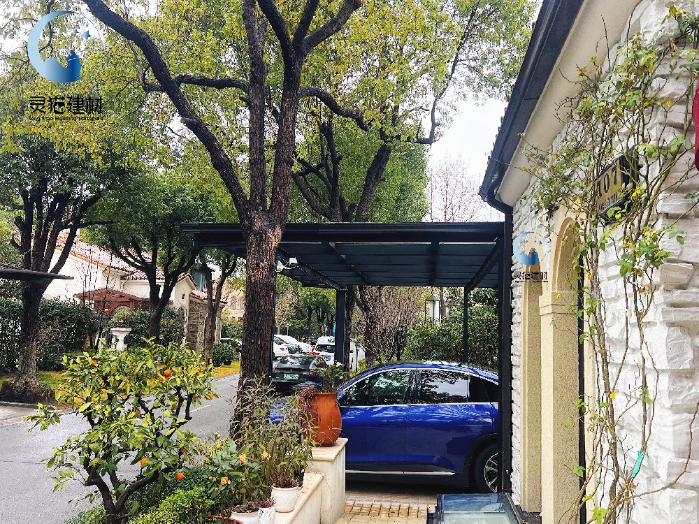 固定陽(yáng)光房車(chē)庫(kù)